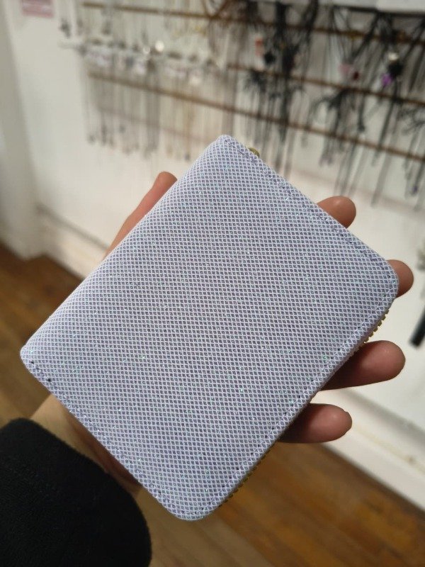 Producto - Tarjetero brillo lila