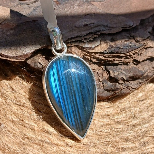 Producto - Dije Plata 925 labradorita gota invertida