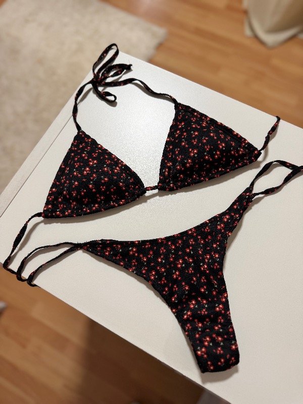Producto - Bikini flores rojas bambula