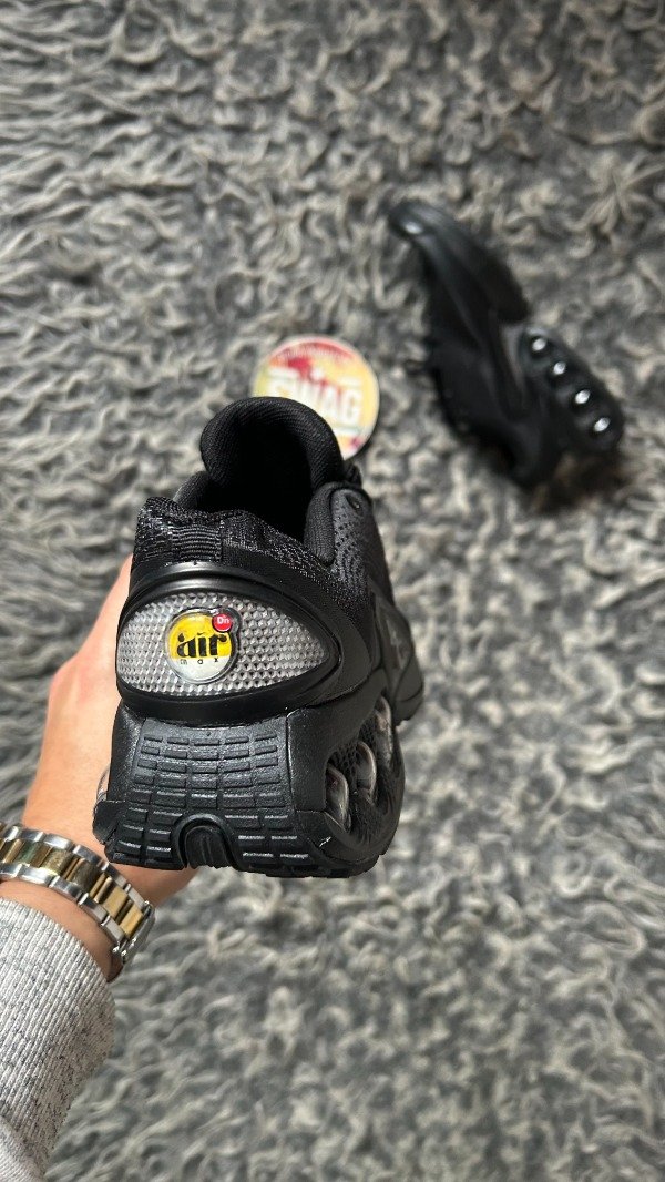 Producto - AIR MAX DN TRIPLE BLACK - 2