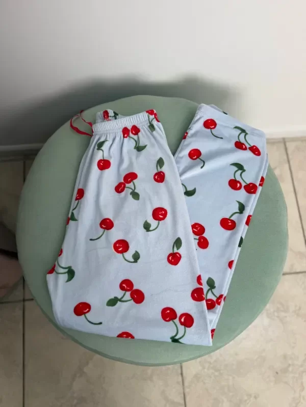 Producto - PIJAMA PANTALON PLUSH IMPORTADO CHERRY CELESTE