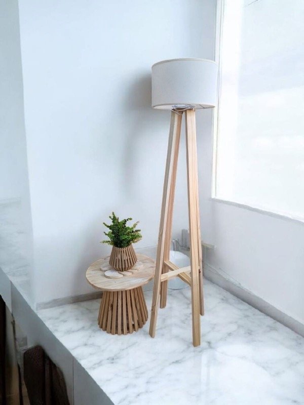 Producto - Lampara De Pie Tripode De Madera Nórdico Escandinavo Nordico - 1