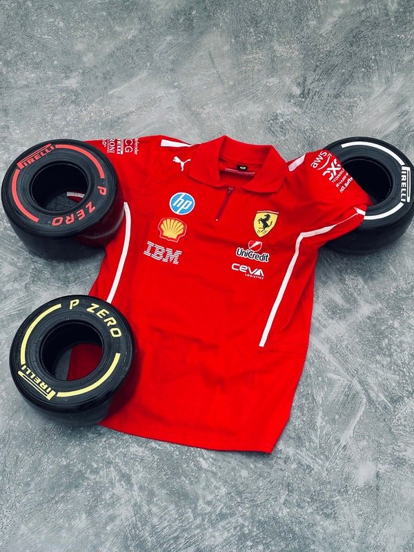 Producto - Chomba Ferrari 2025