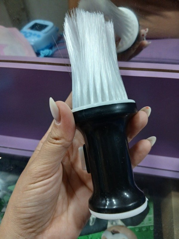 Producto - Brocha con talquera( quita pelo)