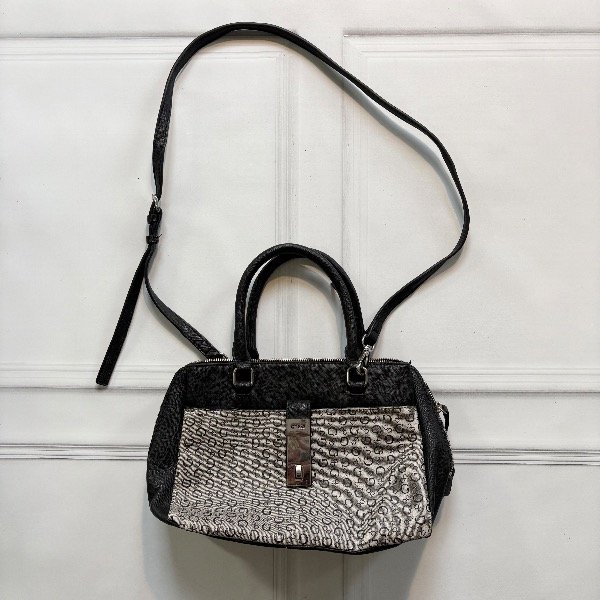 Producto - Cartera de Guess Monogram