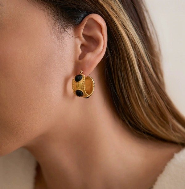 Producto - Aros Dorados con Detalle Negro -Acero