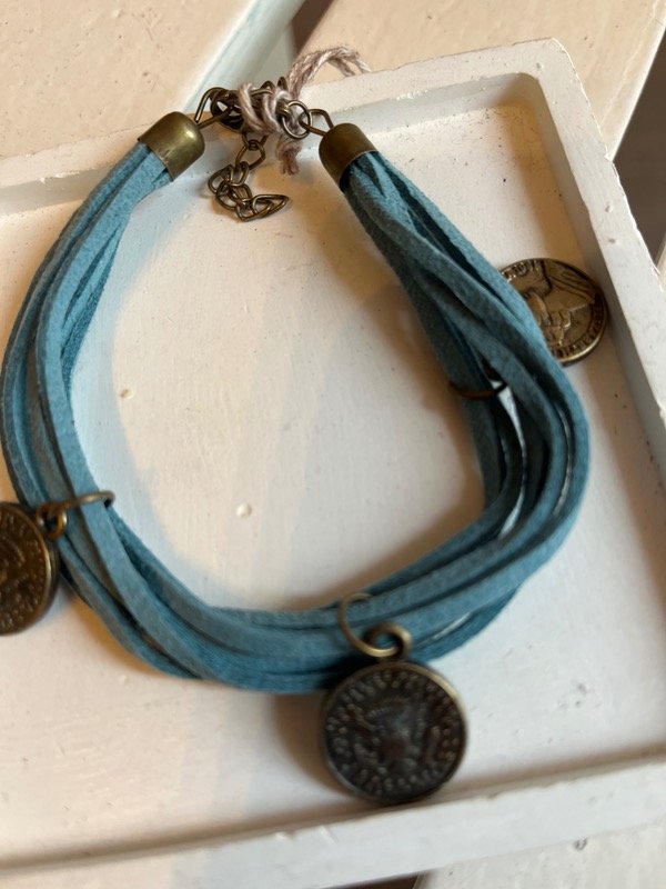 Producto - Pulsera Gamuza y Dijes Aqua
