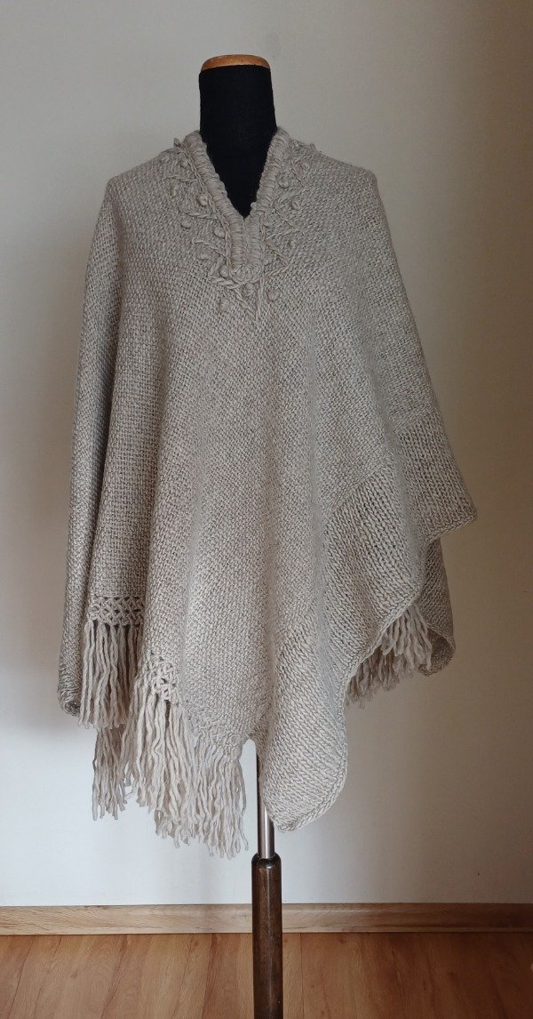 Producto - PONCHO de LANA al bies - 2