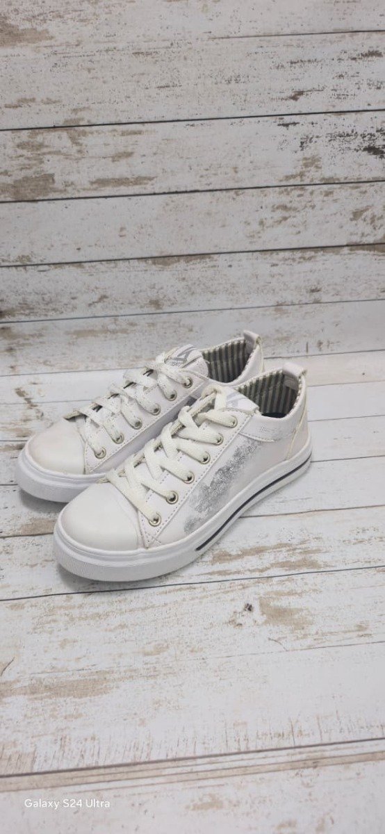 Producto - zapatilla blanco con foil del 36 al 40 - 0