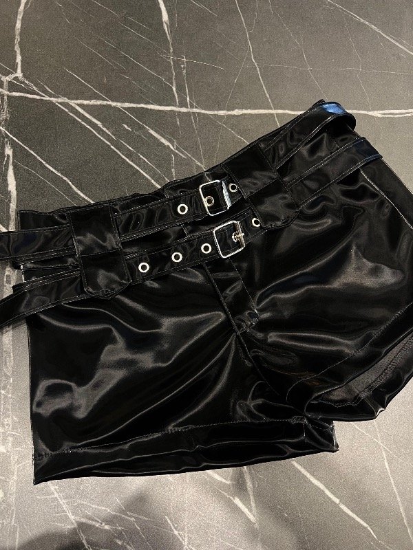 Producto - Short gloss