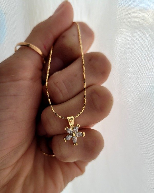 Producto - Gargantilla flor strass Enchapada en oro