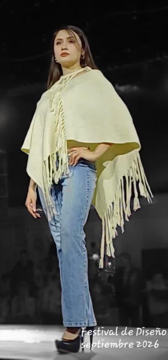 Producto - PONCHO TRIANGULAR LANA MERINO - 0