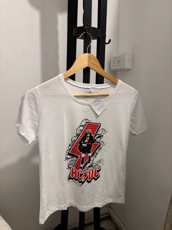 Producto - REMERA ACDC