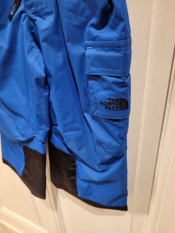 Producto - Enterito de ski THE NORTH FACE Con trampa de nieve Talle 2 años - PRECIO: 134X - 4