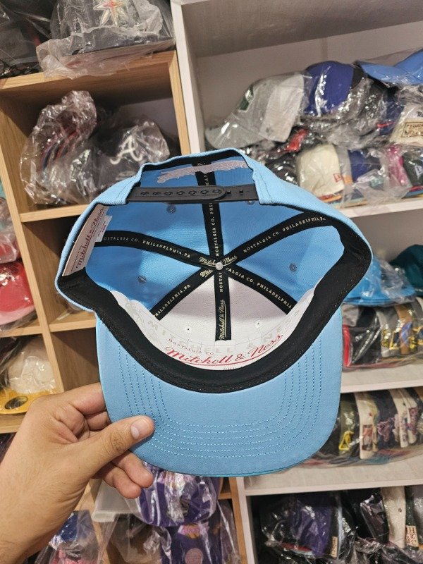 Chicago bulls one day cuero skyblue snapback — imagen 3