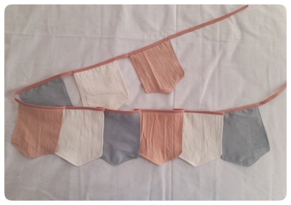 Producto - Banderines Oviedo Tricolor