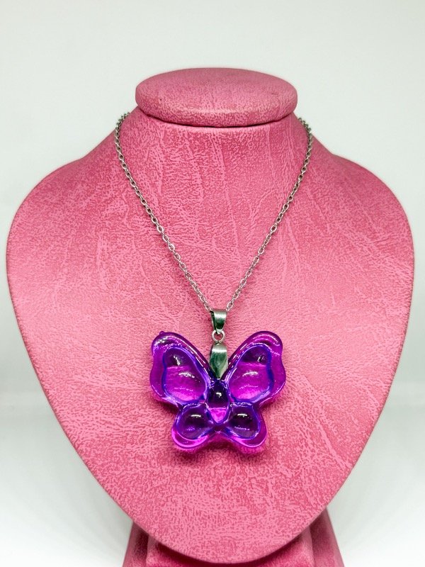 Producto - Collar acero quirúrgico mariposa violeta