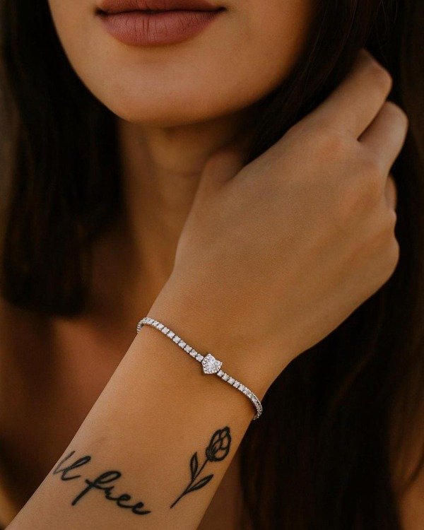 Producto - Pulsera de Plata 925 y cubics engarzados con Corazón de Cristal central