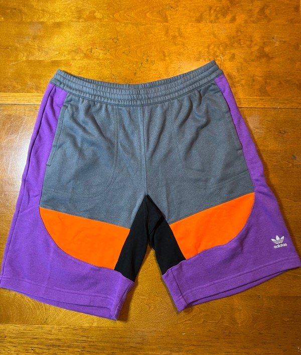 Producto - BERMUDA ADIDAS ORIGINALS L