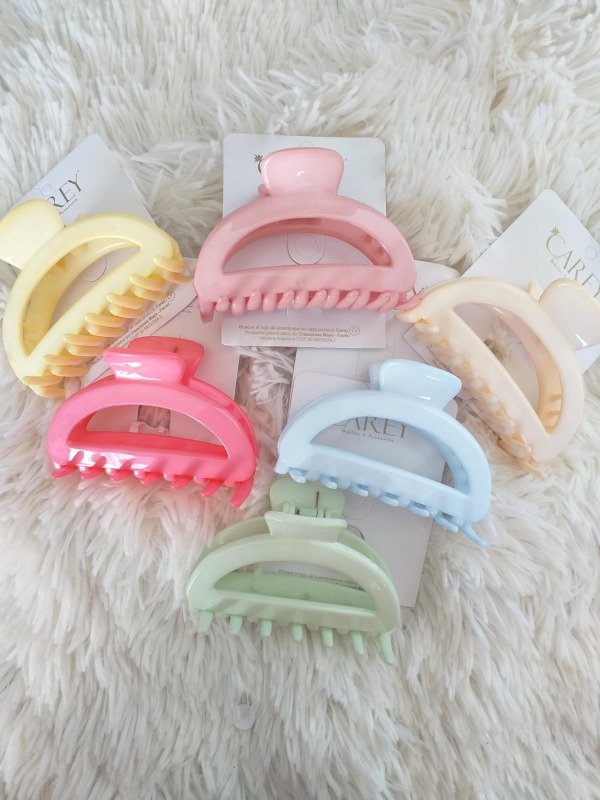 Producto - CAREY 6049 Broche pastel calado Bombé mediano. (el par)