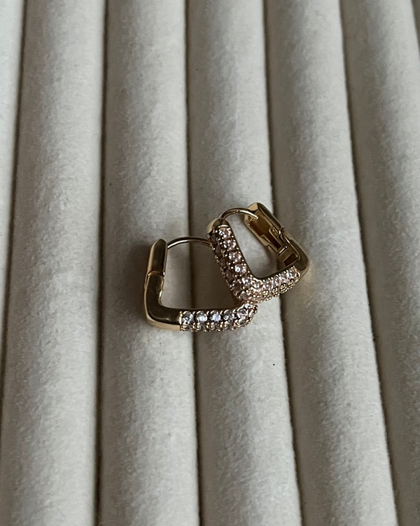 Producto - Argollas con forma de acero dorado
