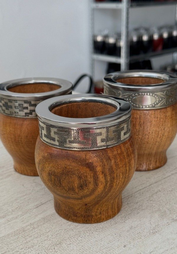 Producto - IMPERIAL DE ALGARROBO Virola de acero lisa fleje de alpaca cincelado.