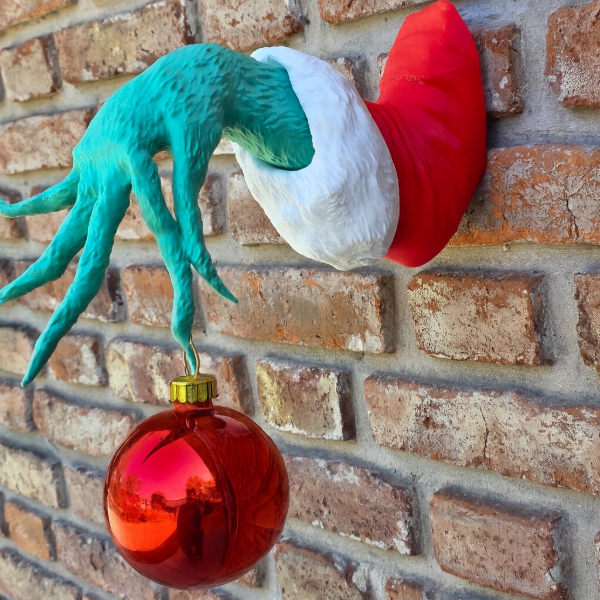 Producto - Mano del Grinch colgante para amurar Mediano