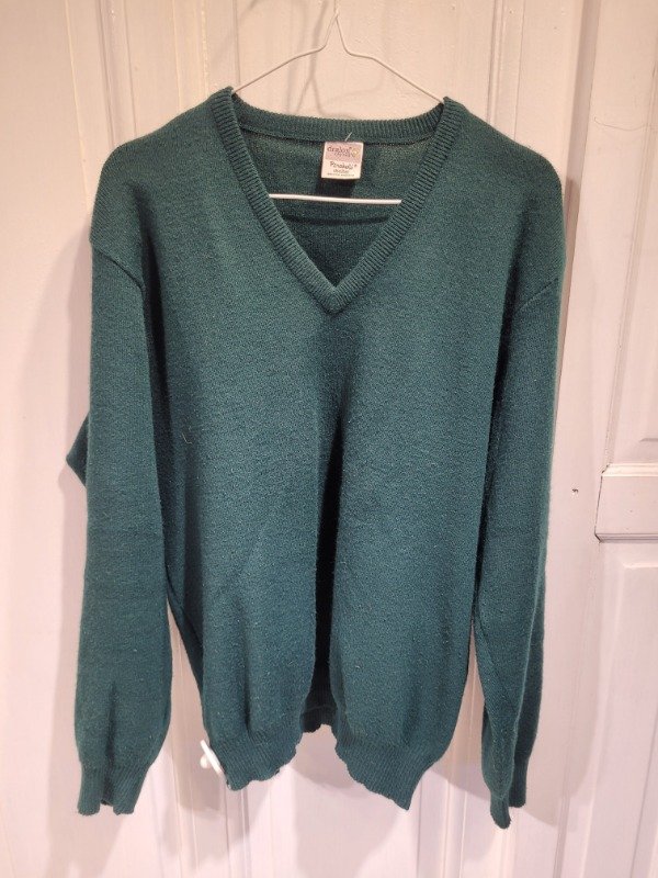 Producto - Sweater DRALON verde oscuro escote en v Talle M - PRECIO: 27X - 0
