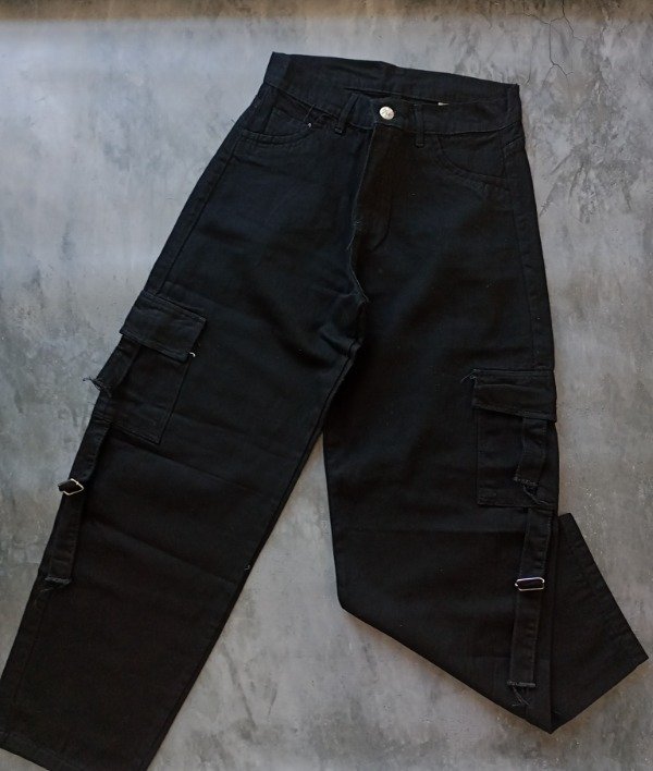 Producto - Baggy negro cargo
