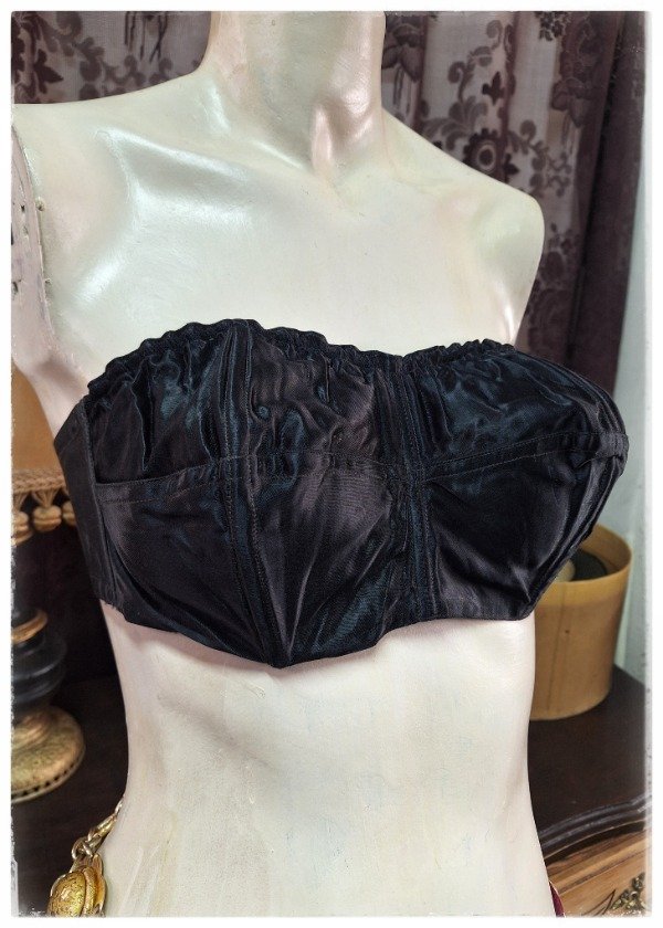 Producto - Corpiño sutién de Satén Negro