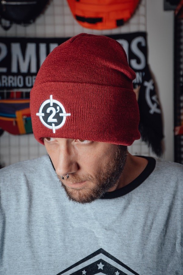 Producto - Gorro de Lana Bordo logo 2 Minutos