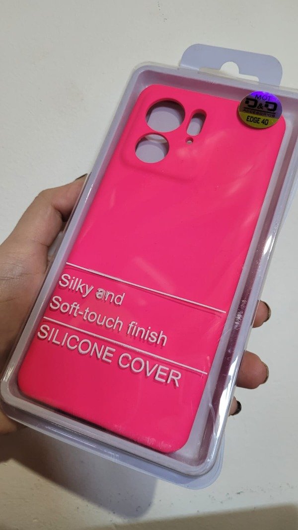 Producto - Edge 40 Silicone Case Con Felpa Fucsia