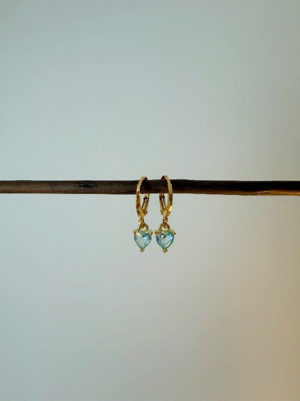 Producto - Aros corazón zirconia cielo