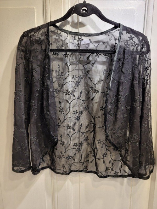 Producto - Saco de gasa bordado con canutillos Talle S/M - PRECIO: 48X