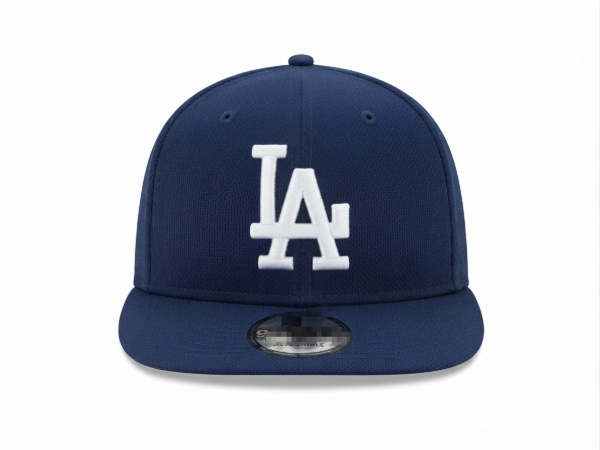 Producto - Gorra plana cerrada flex LA azul marino logo blanco
