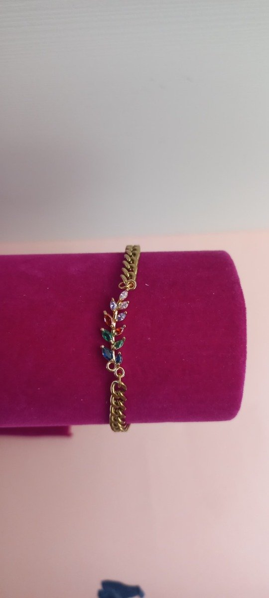 Producto - Pulsera hojitas coloridas  en acero dorado 19cm