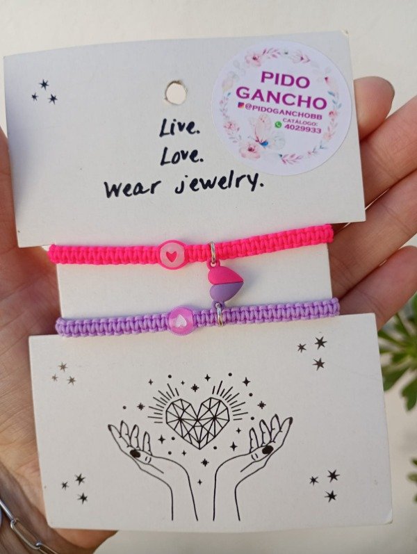 Producto - Pulseras lila y fucsia, con imán corazón