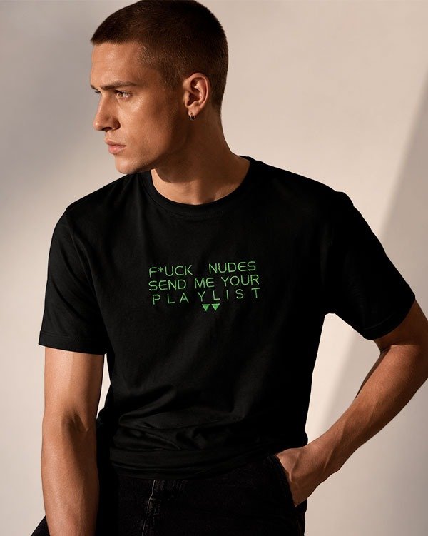 Producto - REMERA SEND ME YOUR PLAYLIST