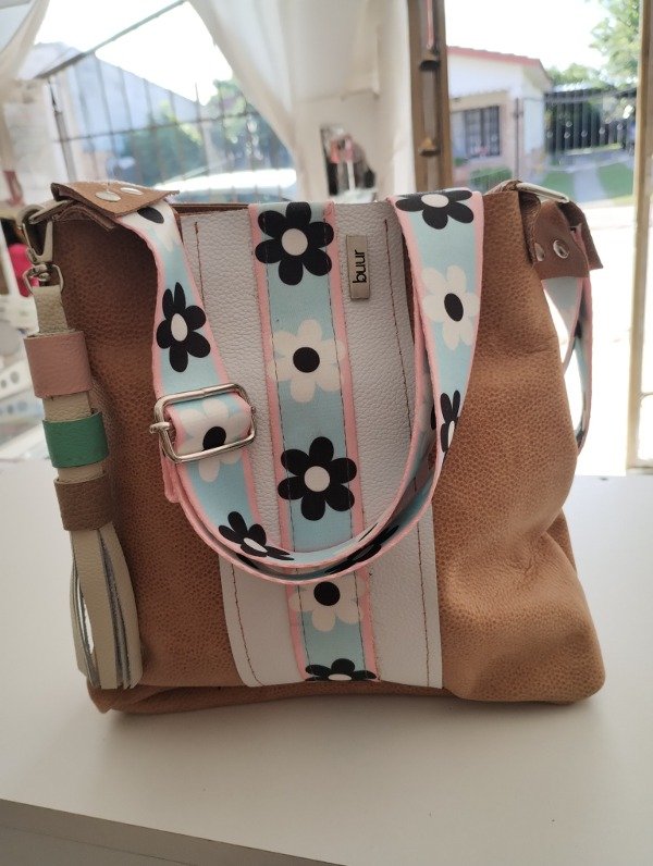 Producto - Cartera cuero beige y fores
