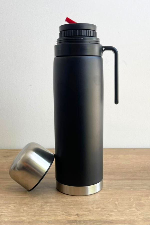 Producto - TERMO MEDIA MANIJA NEGRO 1L