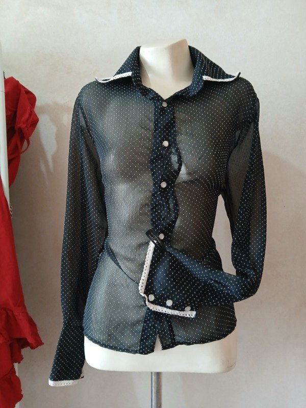 Producto - Camisa con lunares