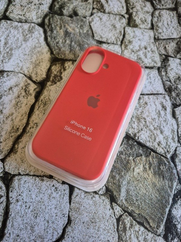 Producto - Funda silicone case logo Iphone 16 rojaa