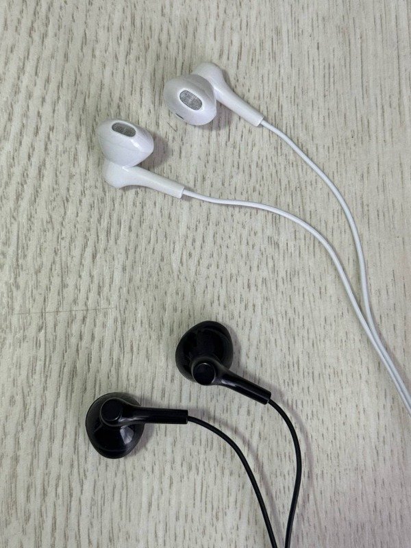 Producto - AURICULAR IN EAR SIN GOMITAS - CON CABLE 3.5MM