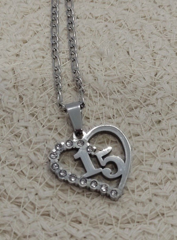 Producto - Dije de 15 con strass