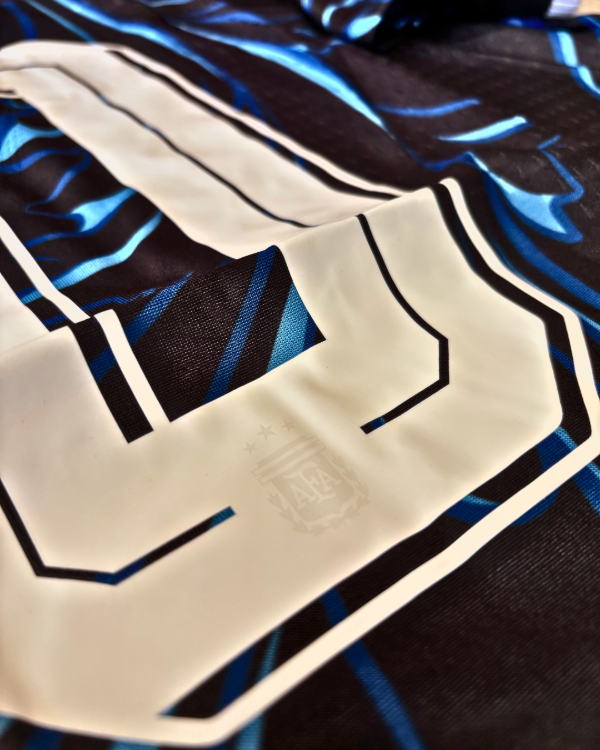 Producto - Camiseta Argentina alternativa aficionado -  2026 PERSONALIZADA - 2