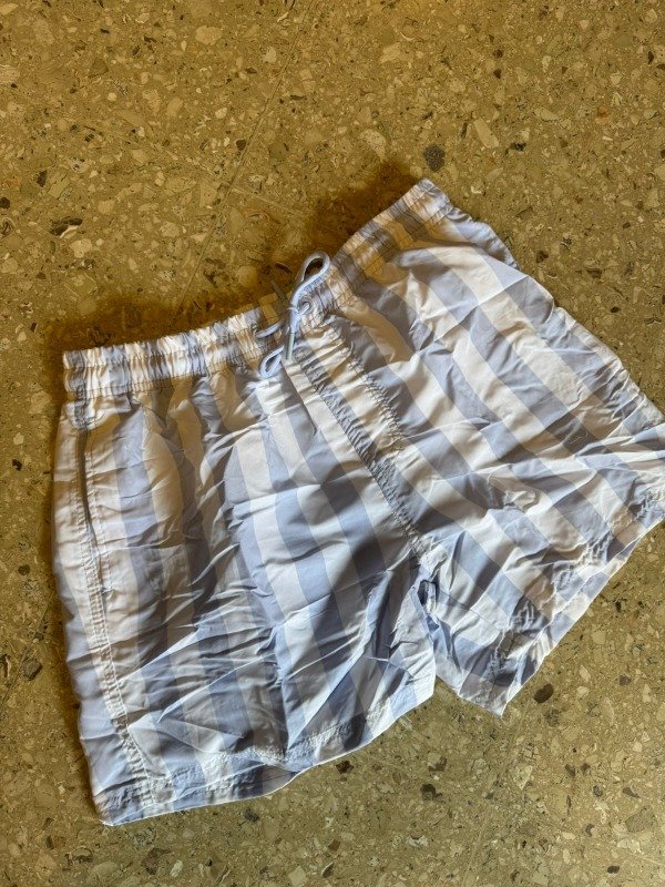 Producto - Short de baño premium rayado celeste y blanco