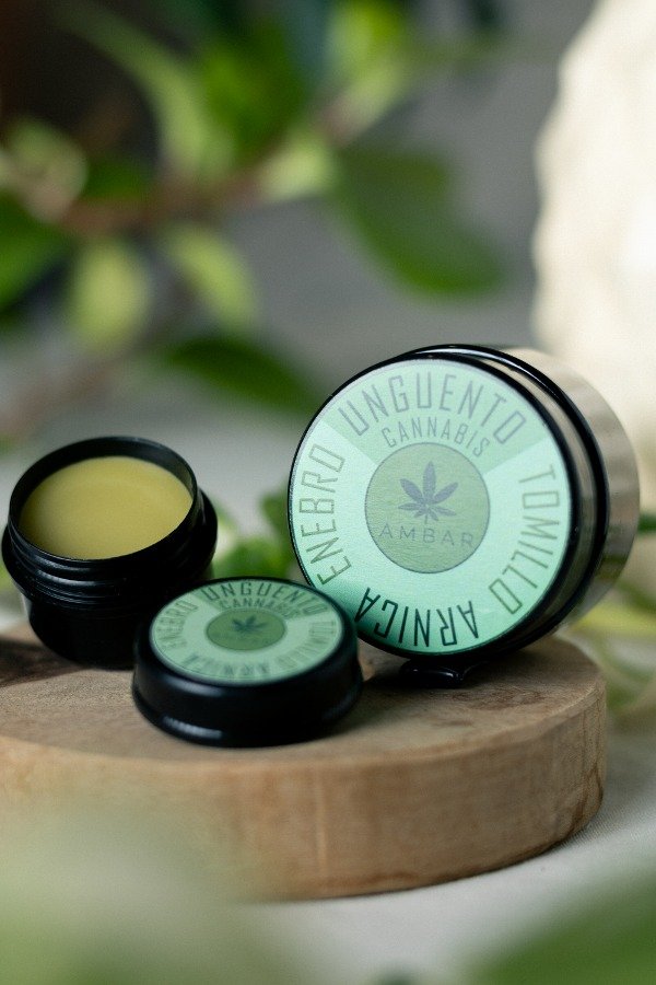 Producto - Ungüento medicinal concentrado de Cannabis, Enebro, Tomillo y Arnica.