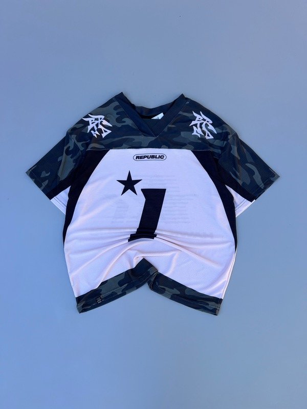 Producto - CAMISETA ONE