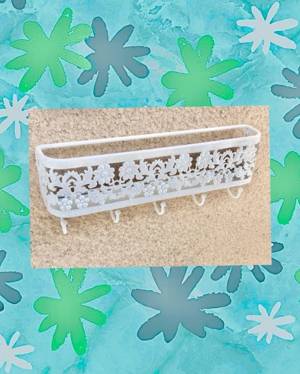 Producto - Portallaves y contenedor de diseño p/pared metálico modelo Daisy Blanco