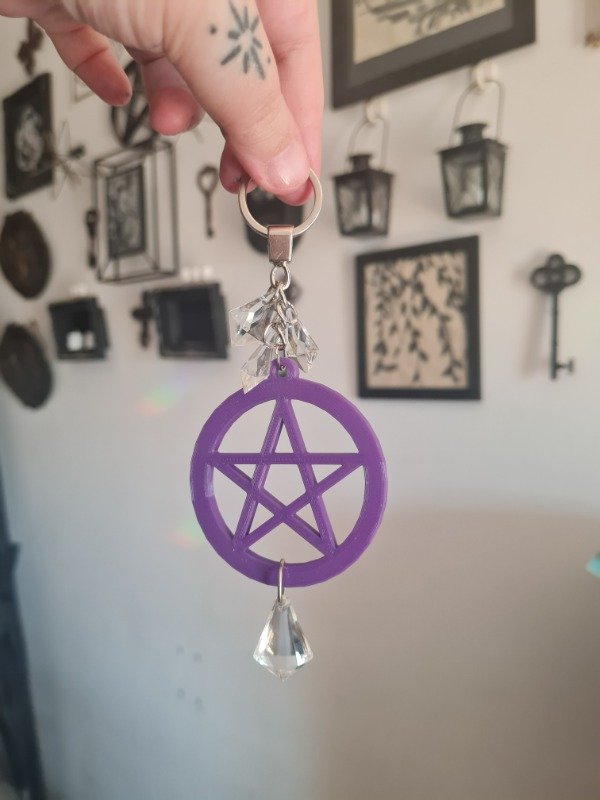 Producto - Llavero pentagrama Violeta